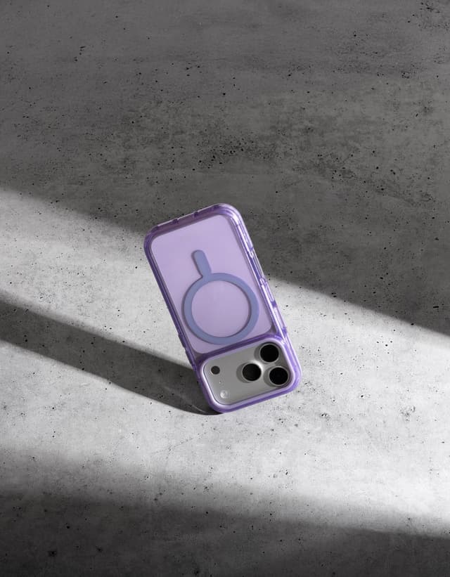Nimbus9 Phantom 3 clear case in Lilac with a blue-gray MagSafe ring